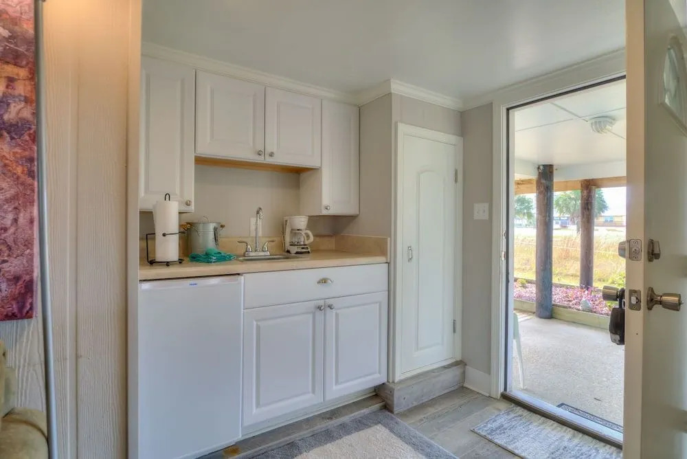West Beach Cottage by RedAwning