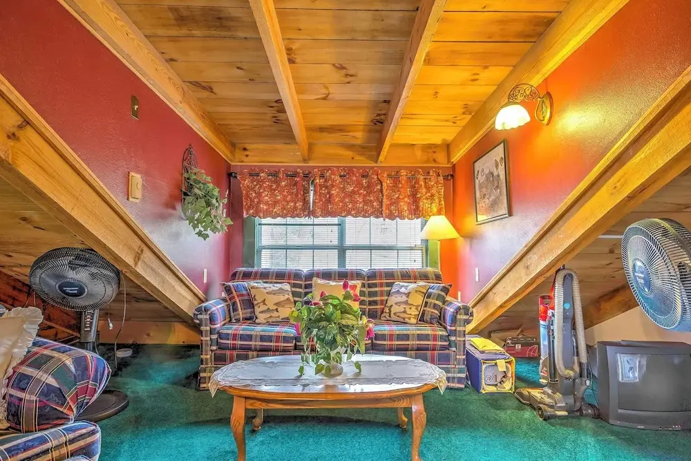 Serene Cabin in the Smokies w/ 2 Decks & Hot Tub!