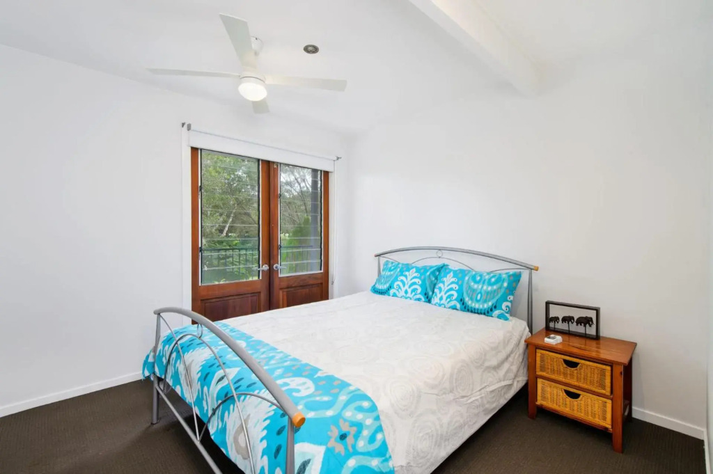 BONNY BEACH HOUSE - Holiday Accomodation with Pool