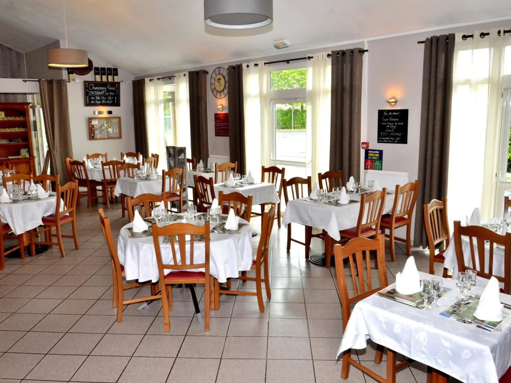 Logis Hôtel - Le Relais du Parisis