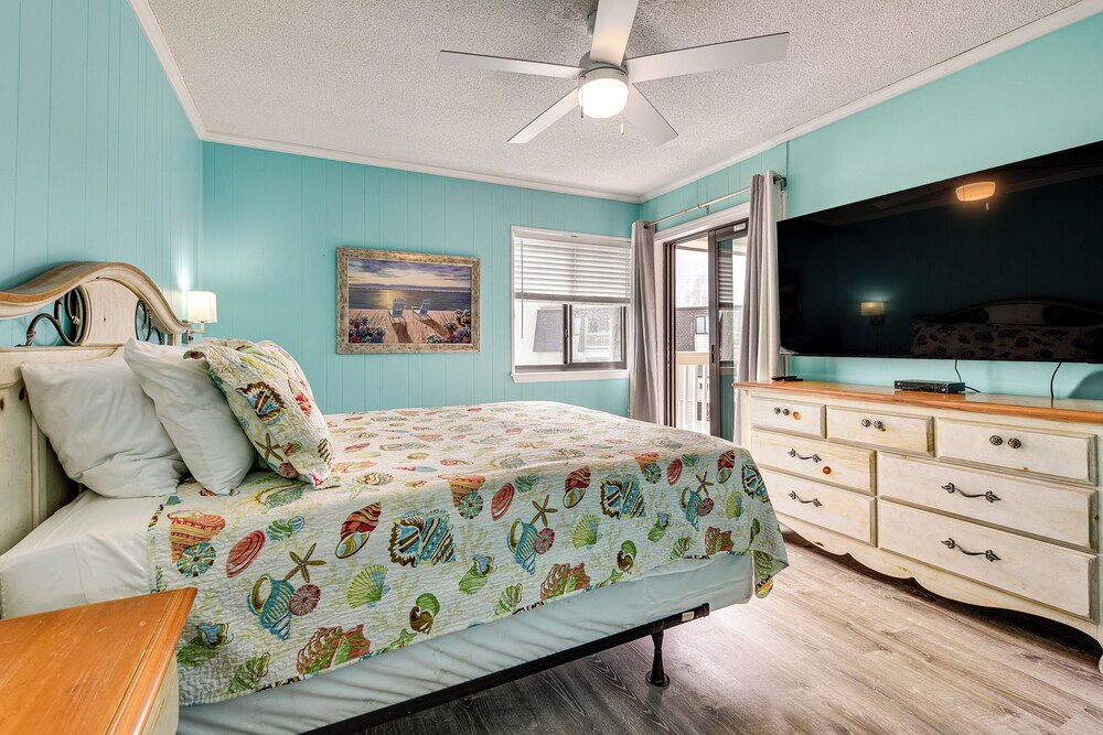 3 Mi to Broadway at the Beach: Oceanfront Getaway!