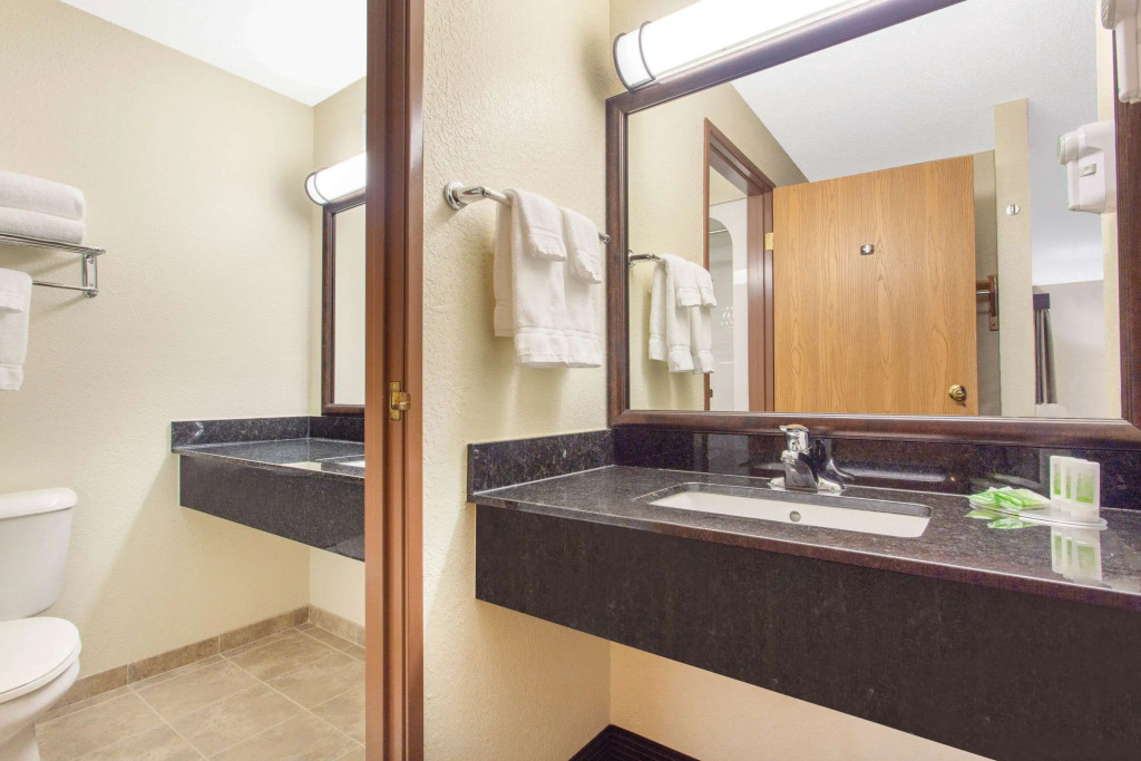 AmericInn by Wyndham Rhinelander