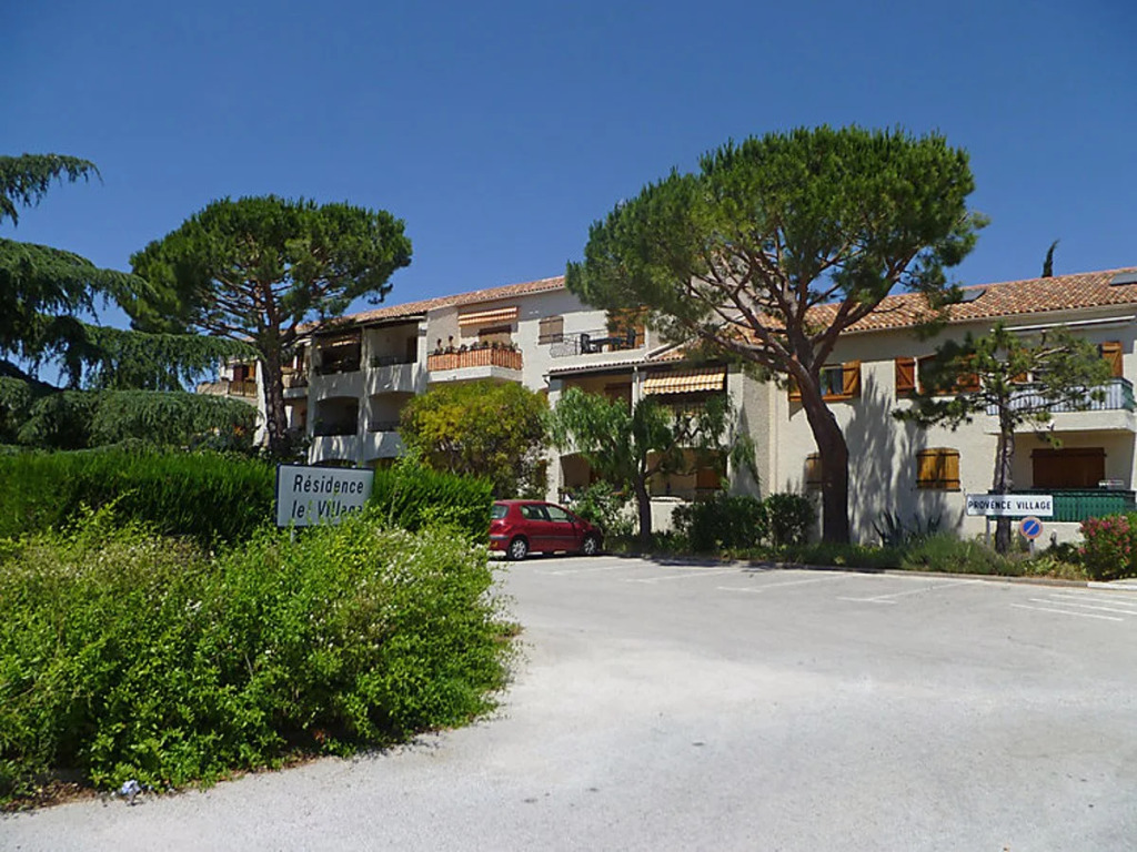 Provence Village 14477