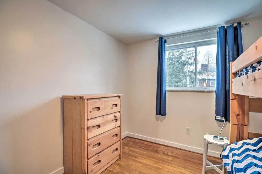 6 Mi to Dtwn: Pittsburgh Townhome w/ Porch