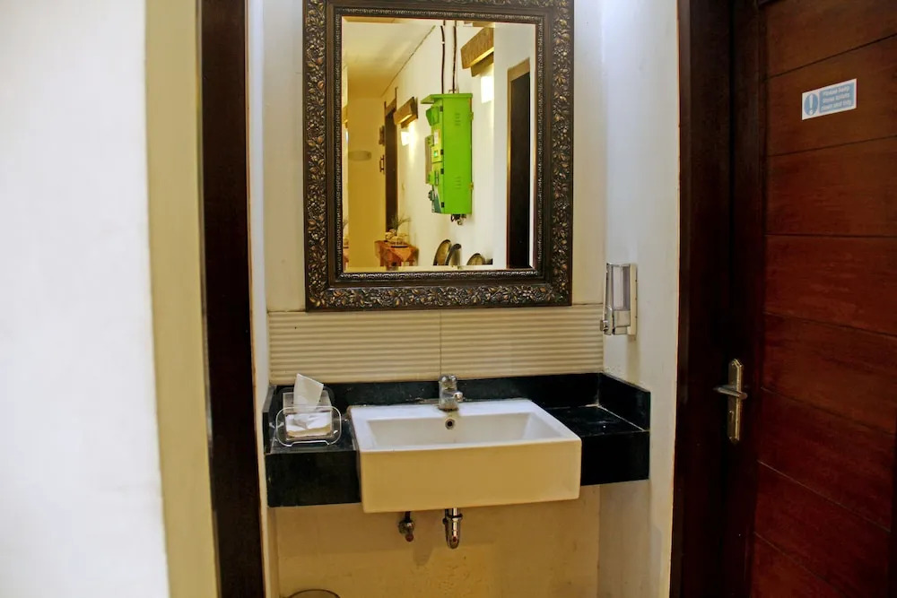 ZEN Rooms Riau Martadinata