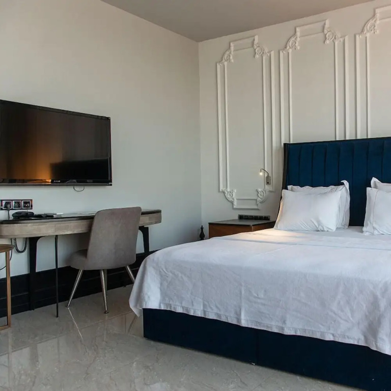Mirage Airport Hotel