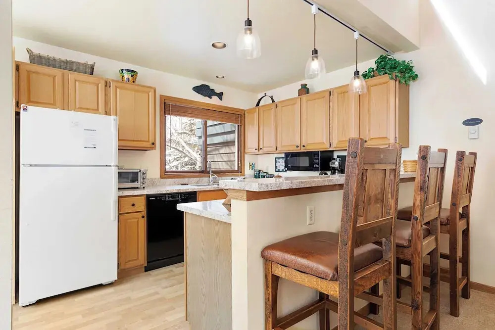 Riverside Condos B204 by Avantstay Condo Close To Downtown, Town Park & Ski Lift #8