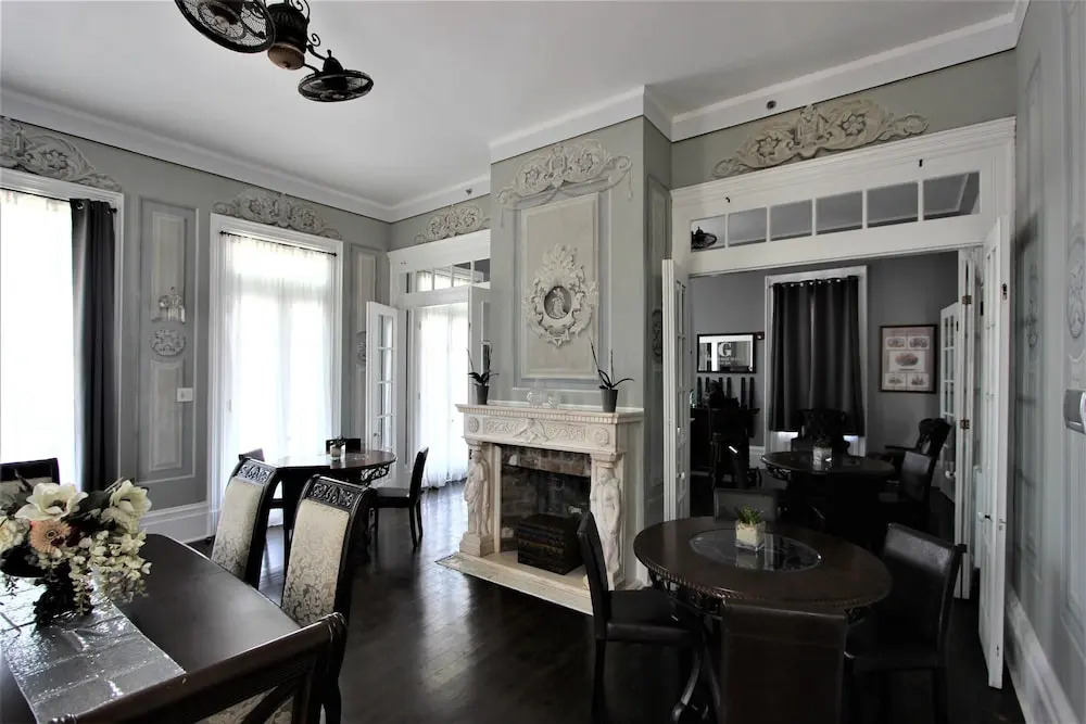 The George Manor