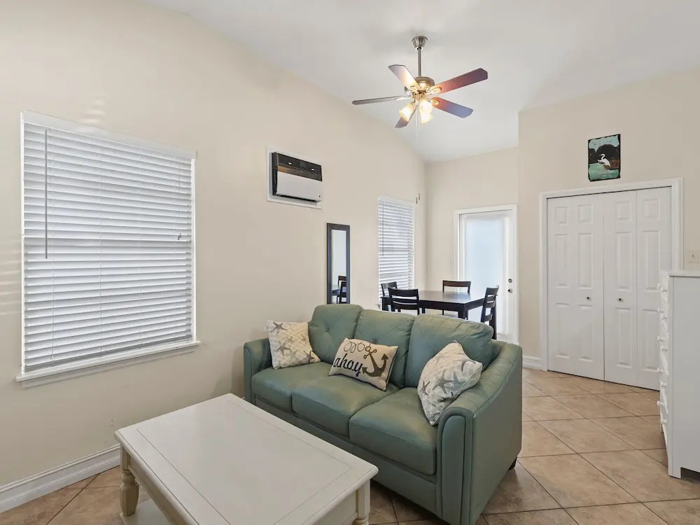 Mangrove Breeze by Vtrips