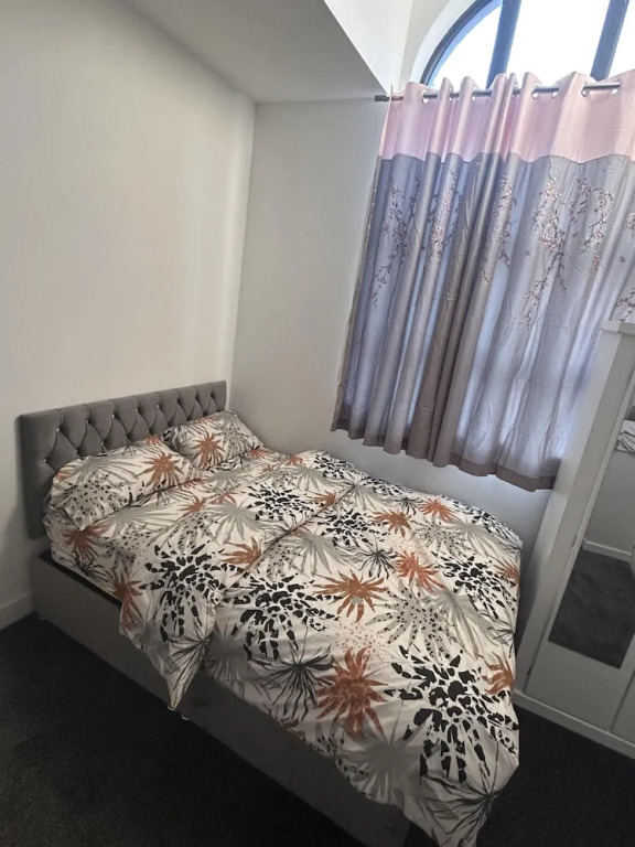 Stunning 1-bed Apartment