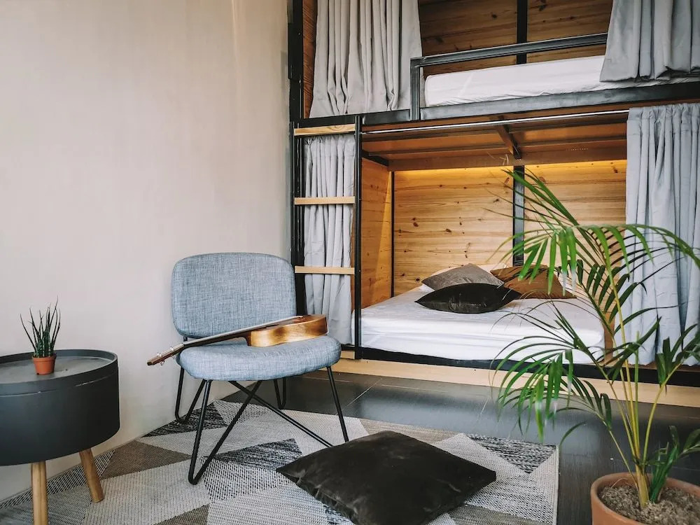 Murals Sleepbox Capsule Hostel - Adults Only