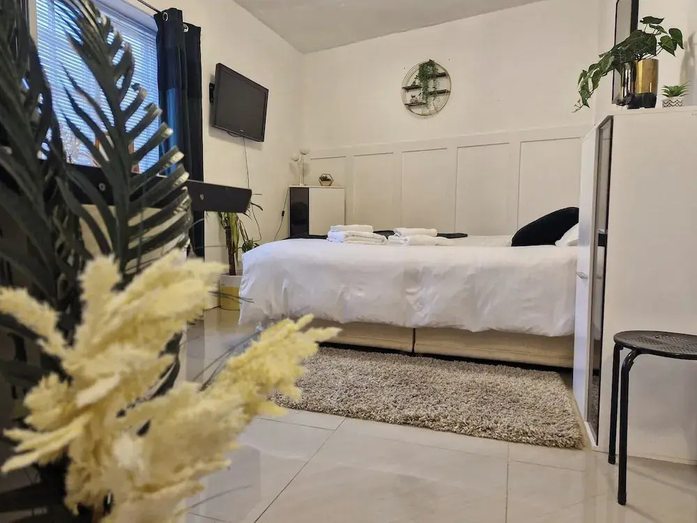 Seaside Bliss Apartment for Style and Comfort