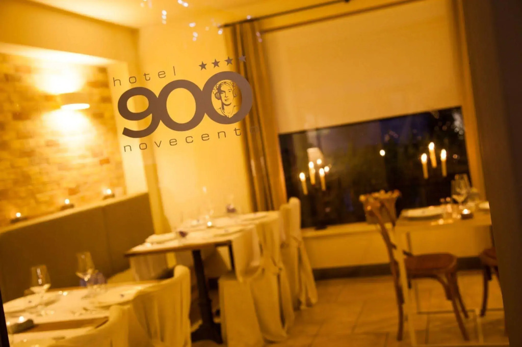 Hotel 900