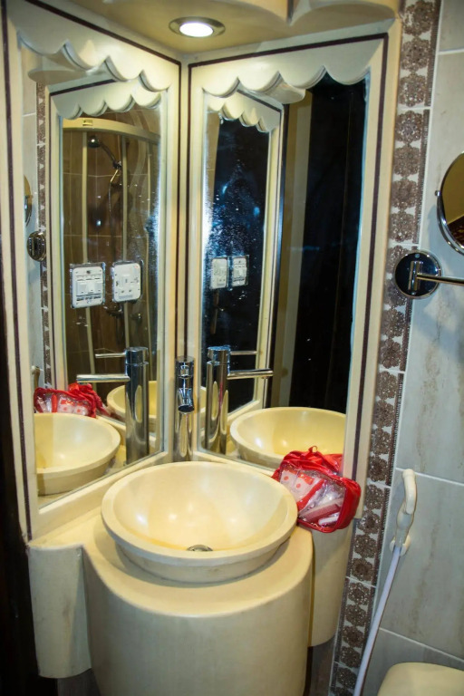 La Fontaine Janesta Suites