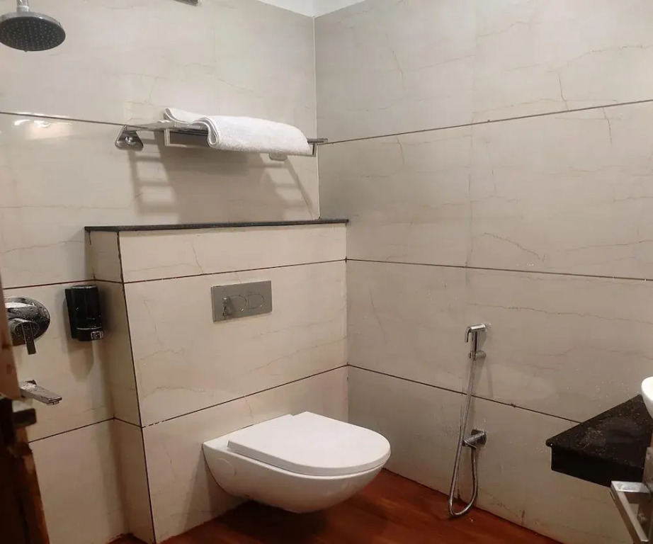 Hotel 7-B