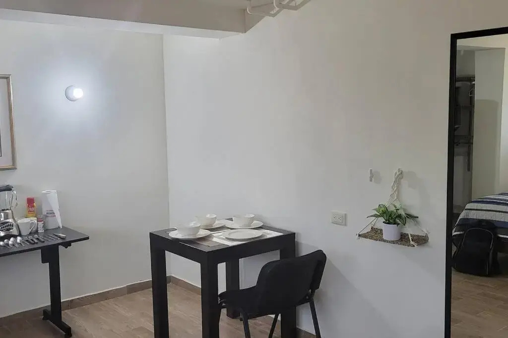 habitacion , tipo hotel 4 personas aire acond,, independiente, nuevo TV smart 60 pulgadas