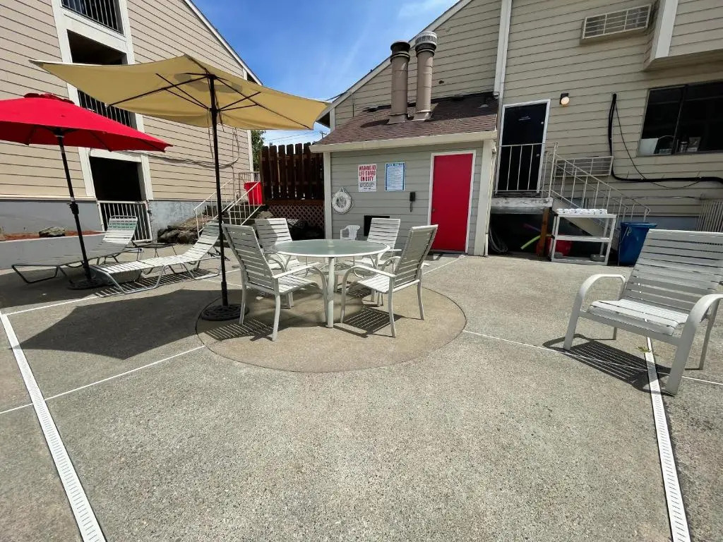 Sunnyside Inn and Suites