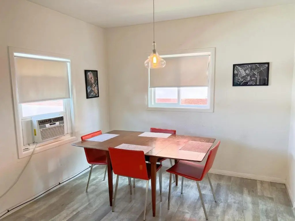 Newly remodeled 1 bed, 1 bath home near LAX, Forum