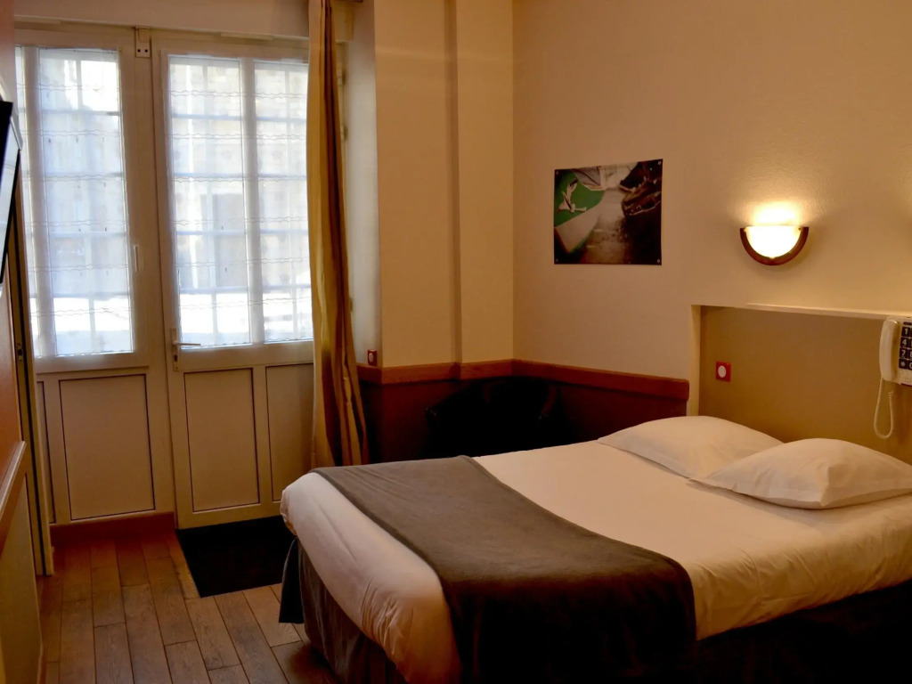 Hôtel La Porte Saint Pierre-Logis Hôtel Intra Muros RÉNOVÉ en 2026