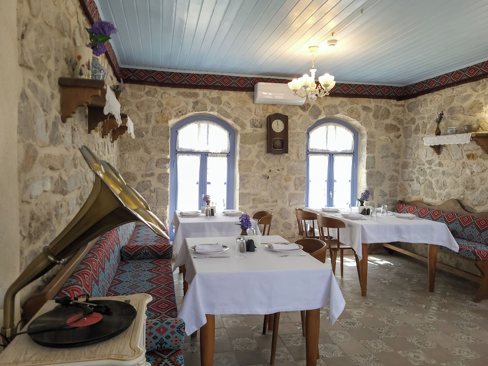 Yasemen Hotel