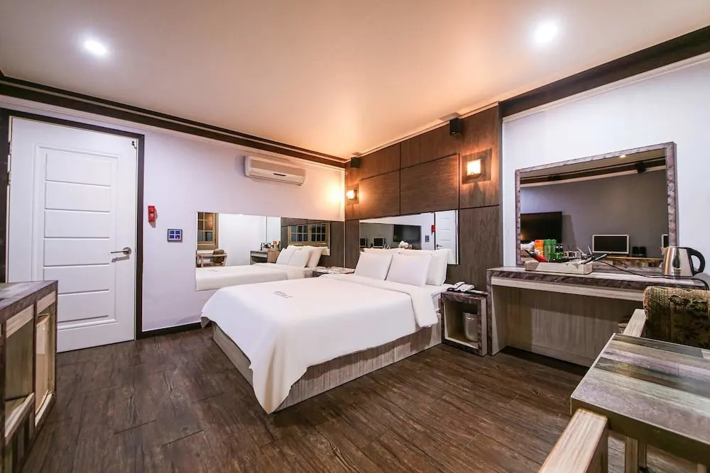 Amore Motel