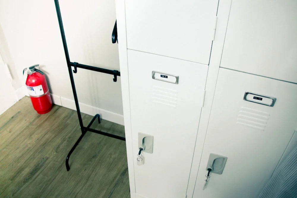 Travelholic Guesthouse - Hostel