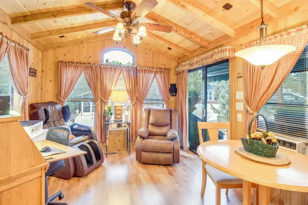 Hike & Fish: Cozy Cabin w/ Patio in Show Low!