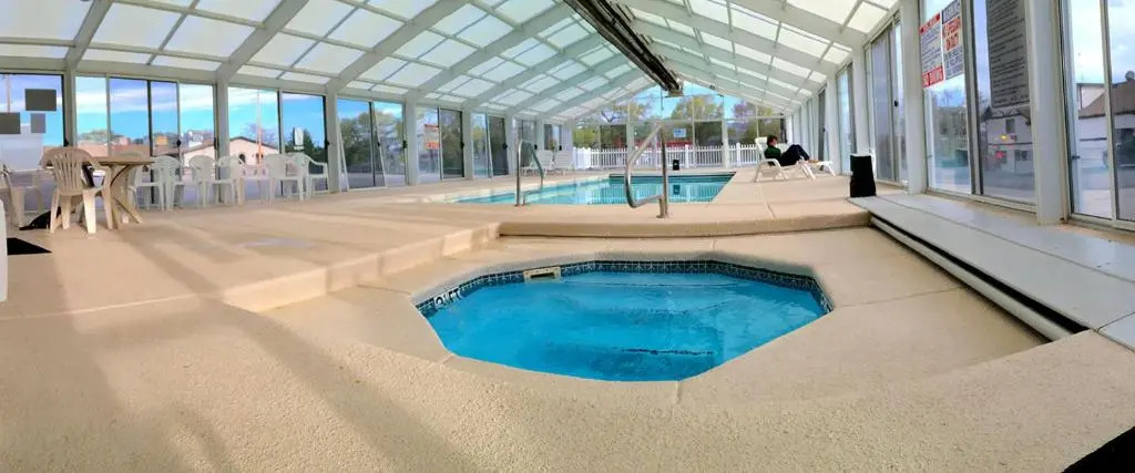 Aquarius Inn