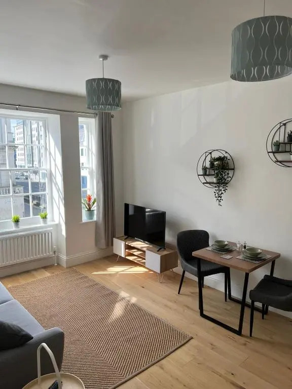 Lovely 1 Bed flat *FREE PARKING* Hoe/Barbican Plymouth