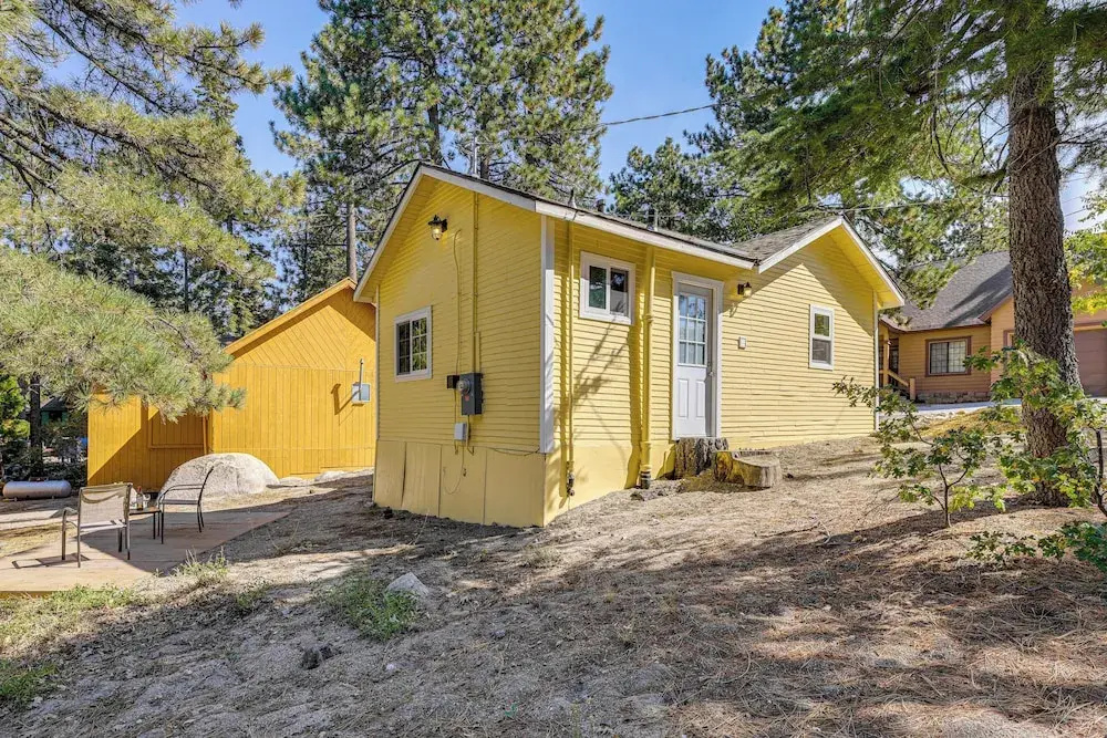 Walk to Water: Cozy Cabin in Green Valley Lake!