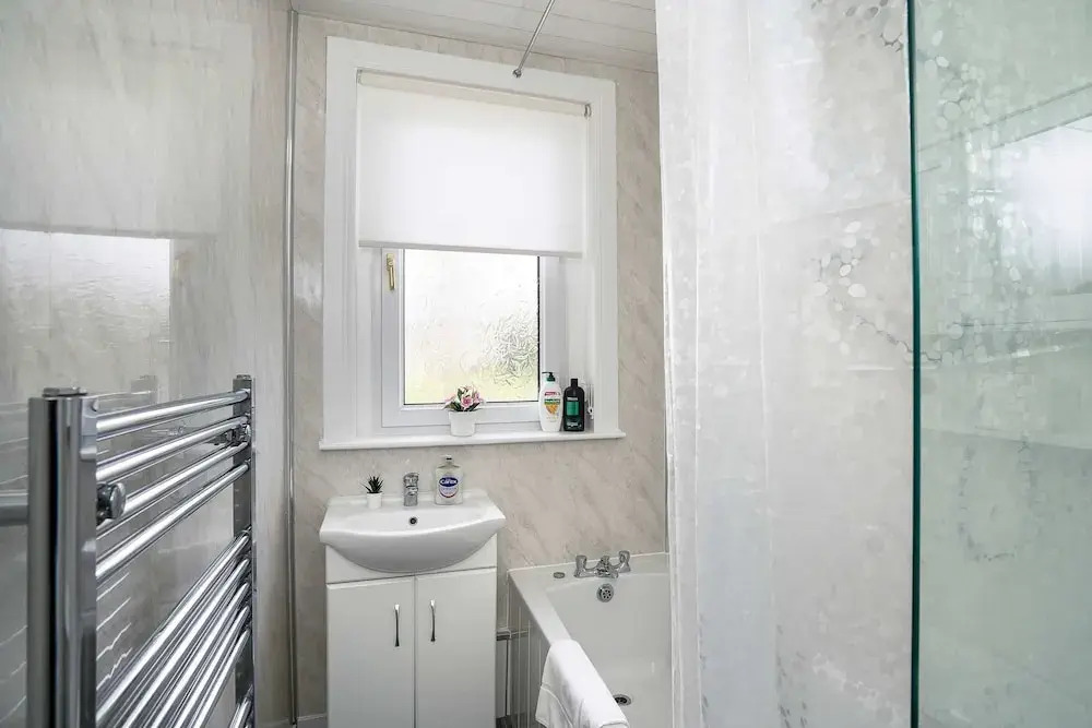 Free Parking - 2 Bedroom Flat