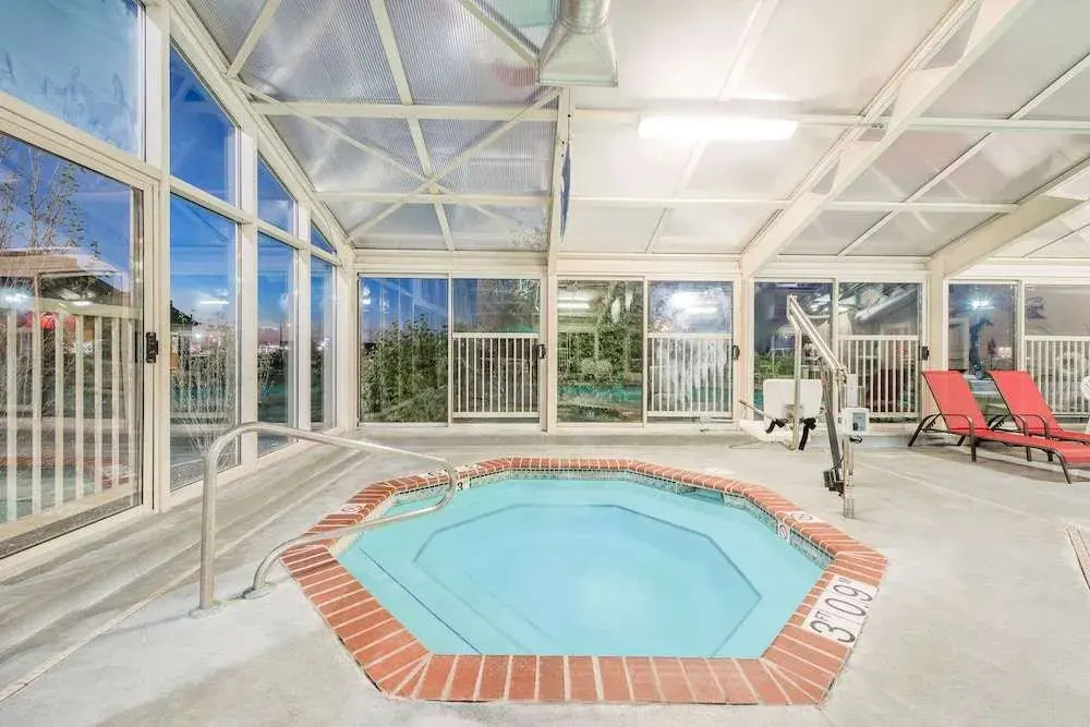 Holiday Inn Express Litchfield