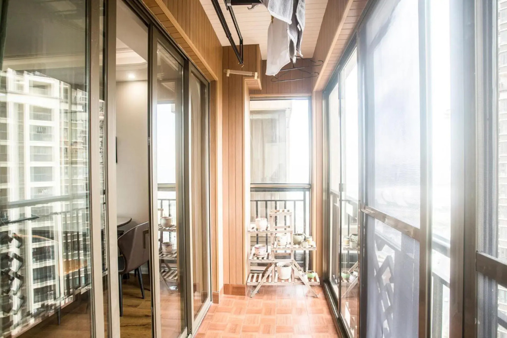 Locals Apartment Place 28