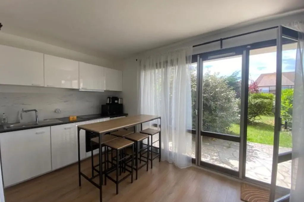 Beautiful Flat For 4 Very Closed To The Beach