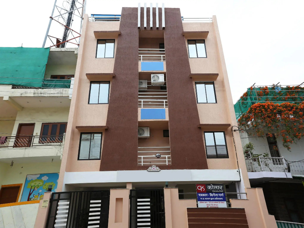 OYO 12127 Radhika Palace