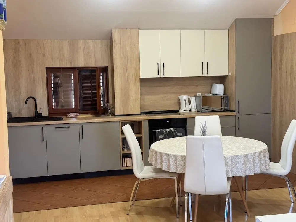 Apartments Kristić