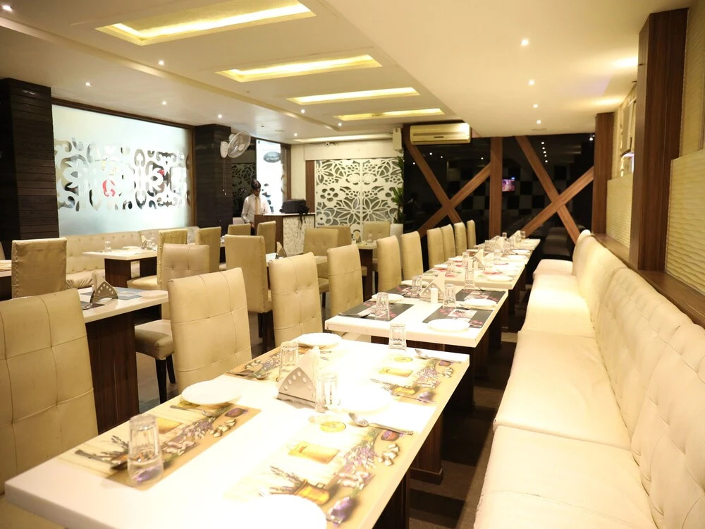 Hotel Poonam Plaza