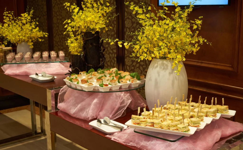 Windsor Plaza Hotel
