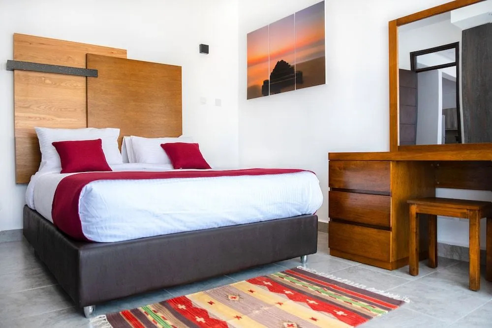 LAziz Suites - Near Aga Khan Hospital