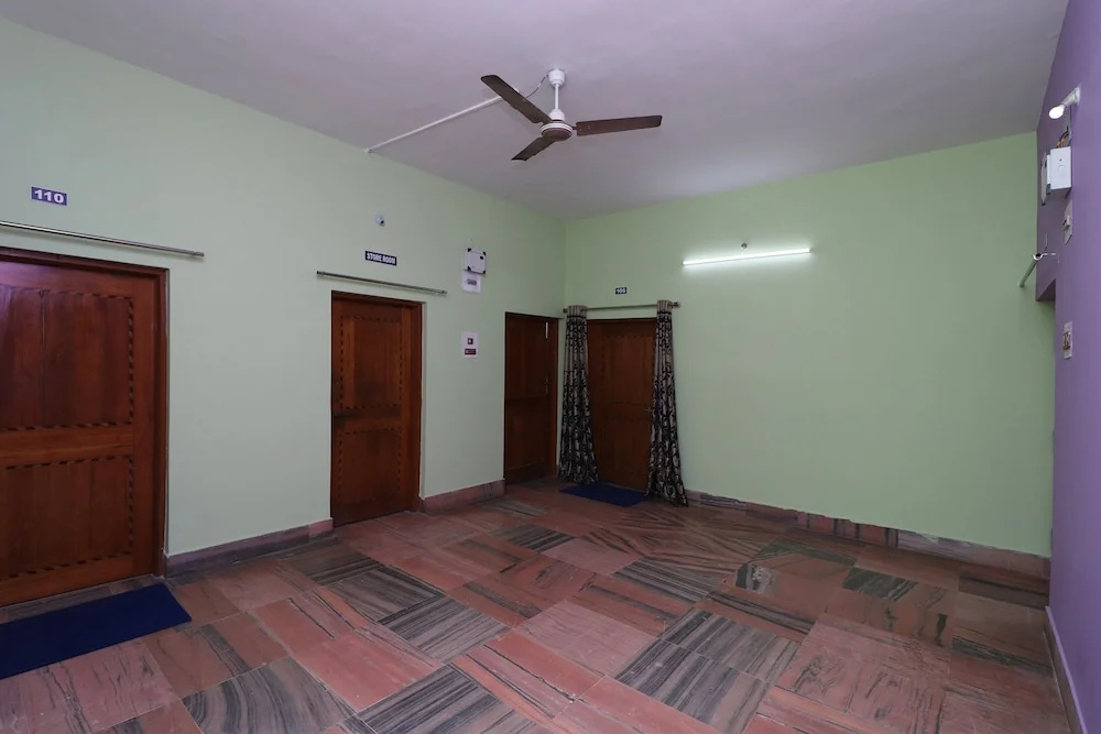 Oyo 30710 Maa Banadurga Homestay
