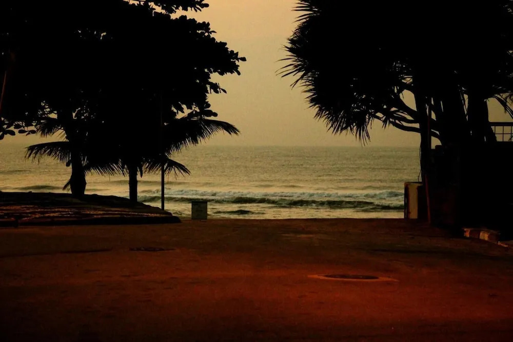 Tombo Beach Home Stay