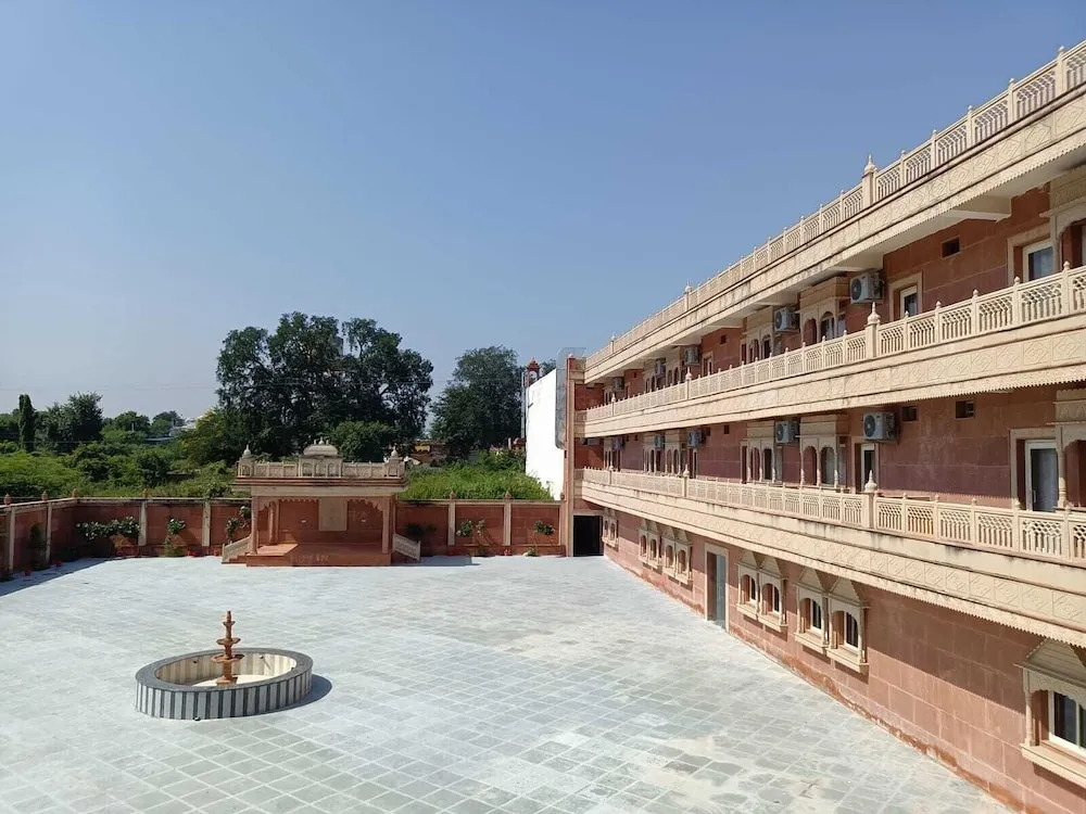 Hotel Rajwada Palace