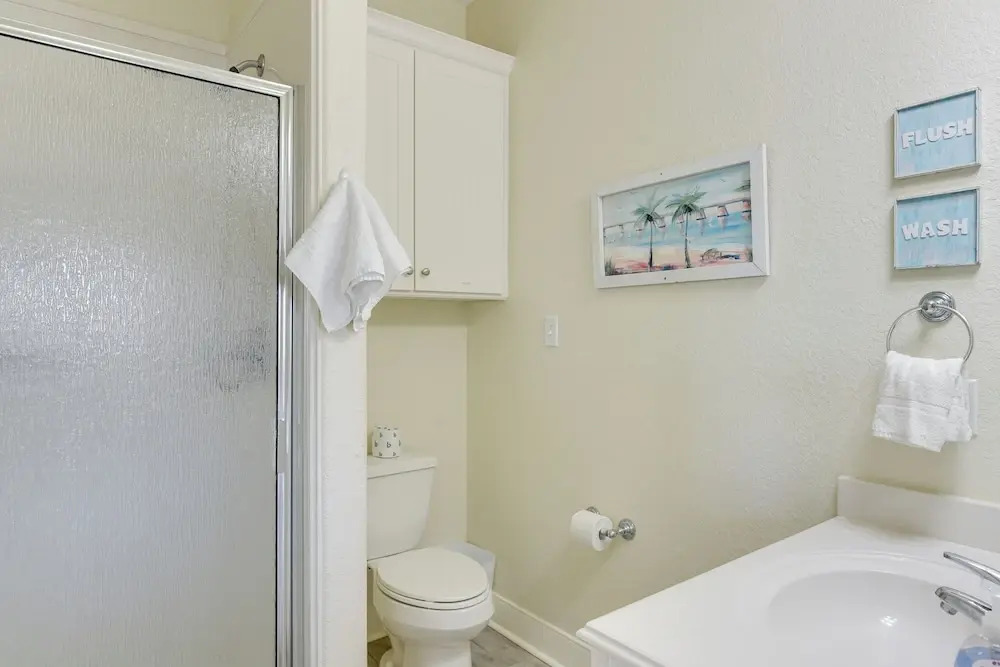 Walk to Beach: Coastal Gem in Bolivar Peninsula!