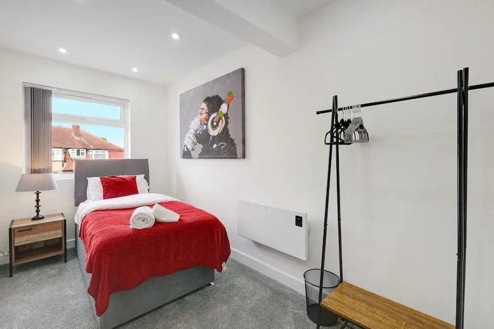 Newly Converted 3 Bed Apt. in Hounslow