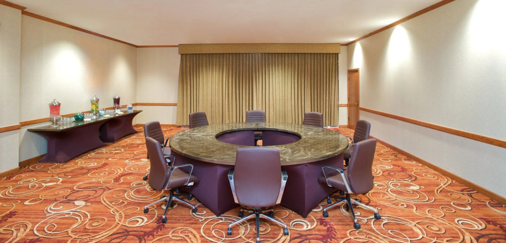 Sheraton Minneapolis West Hotel