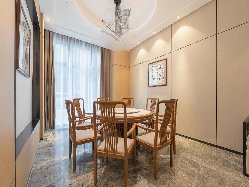 Atour Hotel Zhengzhou Xinzheng International Airport