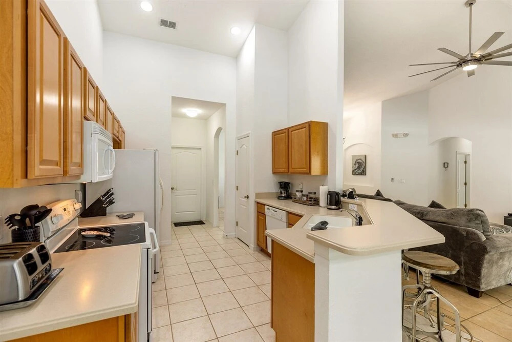 Fabulous 4 bed Home With Private South Facing Pool and spa With Modern Decor - 418