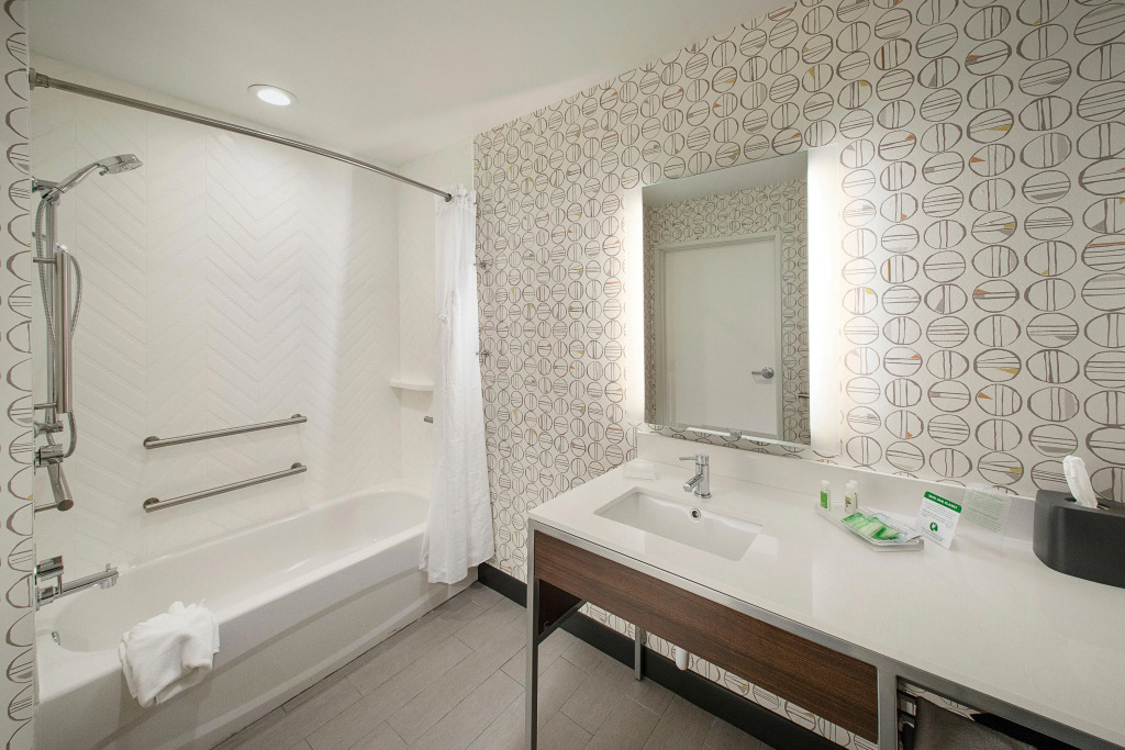 Holiday Inn & Suites Decatur-Forsyth by IHG