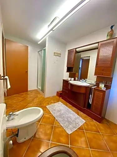 La casetta dalla porta rossa
