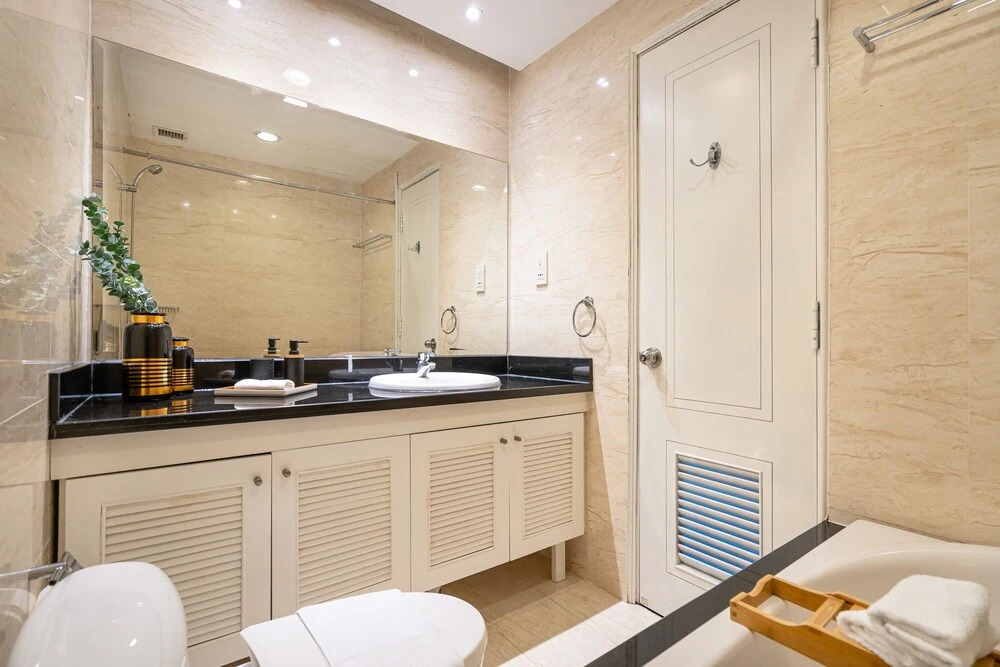 Saigon Suites Collection by Idg in D1